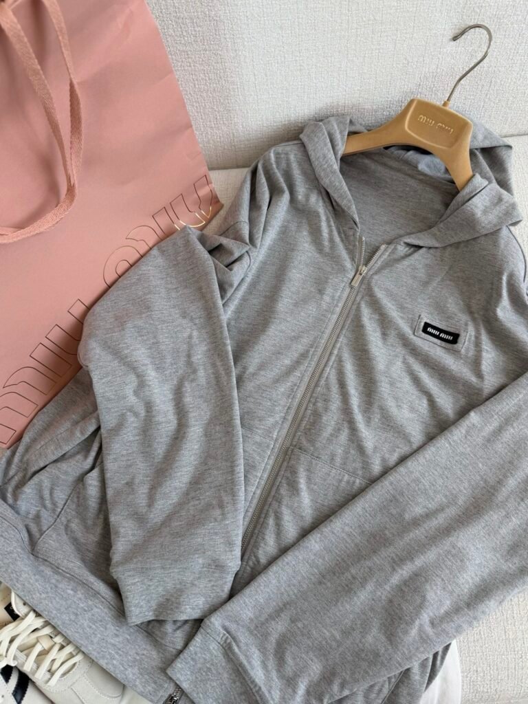 Logo Patch Zip Up Hooded Sweatshirt (M Style)