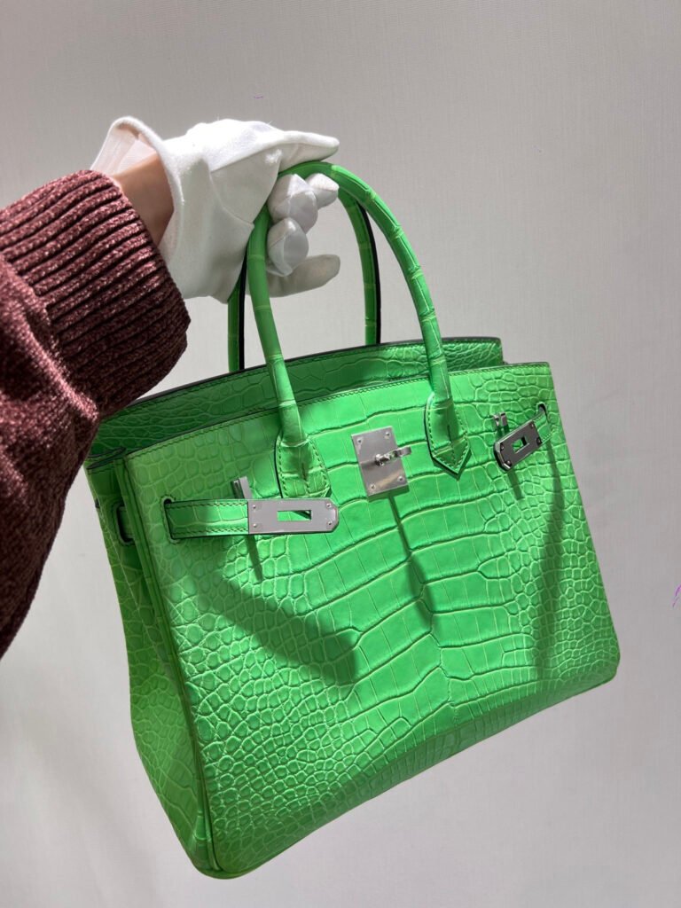 Vibrant Apple Green Crocodile Patterned Leather Handbag with Silver Metal Lock